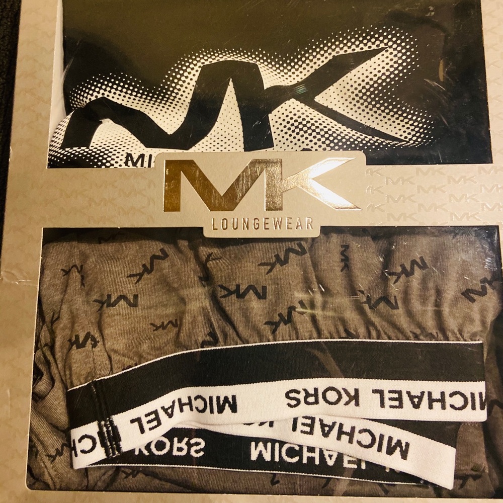 Michael Kors loungewear (T-shirt & pant)